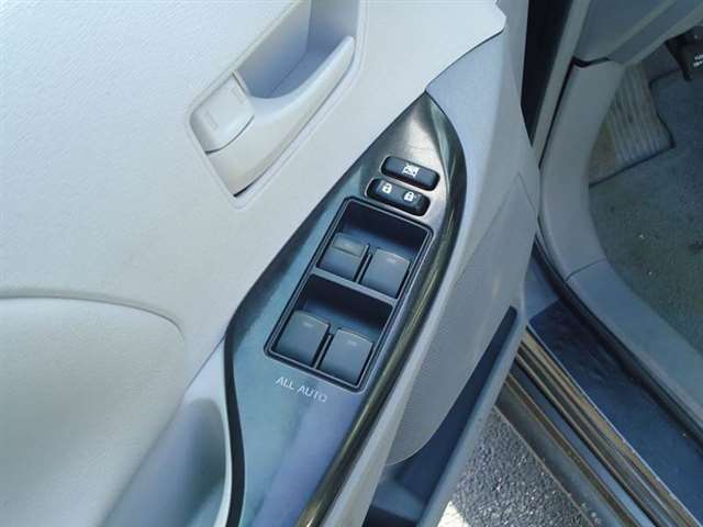 2011 Toyota Sienna LE 8-Passenger 4dr Mini-Van V6